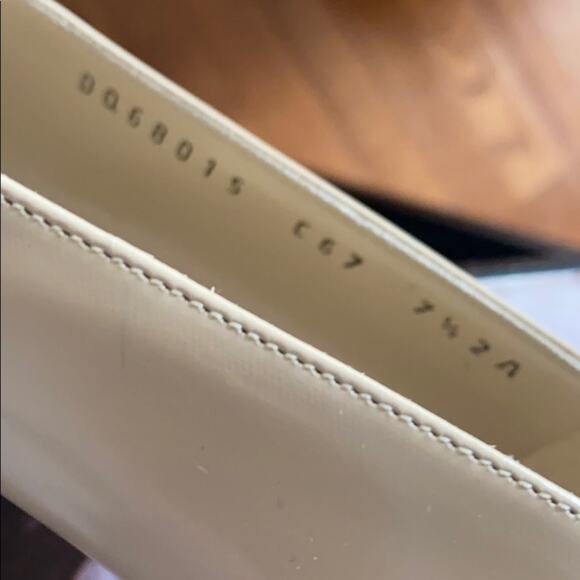 Salvatore Ferragamo two toned heeled shoes - Picture 8 of 8